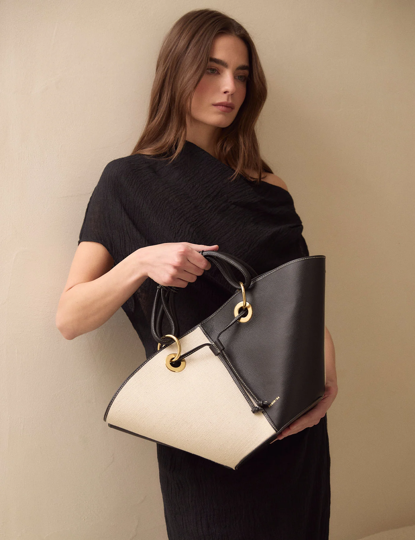Fleur Rafia & Black